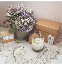 Подарочный набор 'Цветы' Соевая аромасвеча & Флорентийское саше